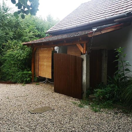 Kuti Vendeghaz Hotel Bakonykuti ภายนอก รูปภาพ