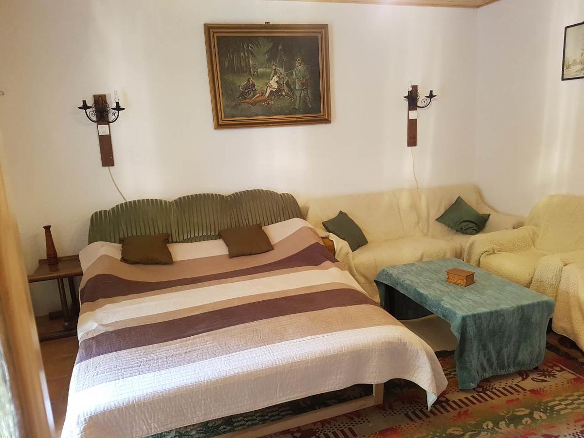 Kuti Vendeghaz Hotel Bakonykuti ภายนอก รูปภาพ
