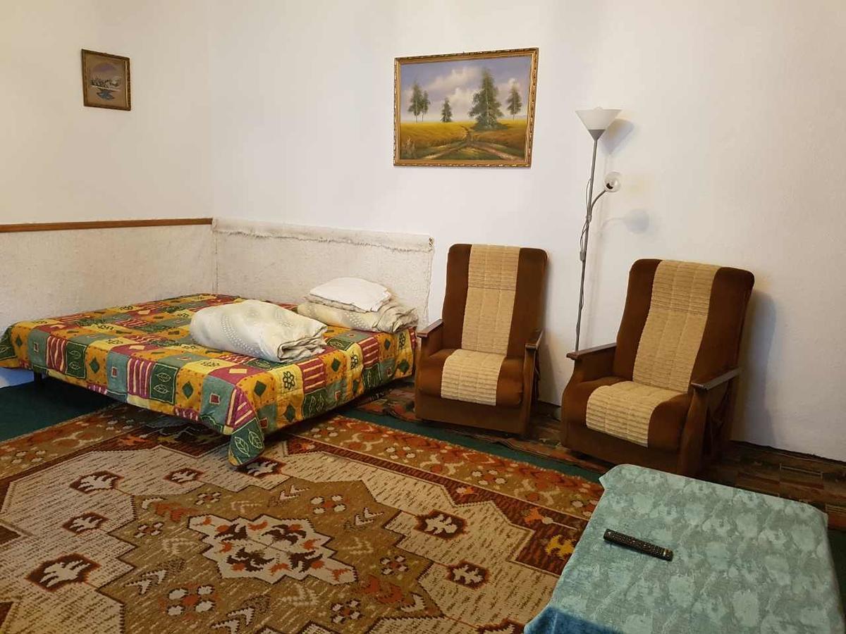 Kuti Vendeghaz Hotel Bakonykuti ภายนอก รูปภาพ