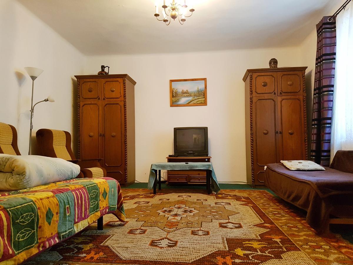 Kuti Vendeghaz Hotel Bakonykuti ภายนอก รูปภาพ